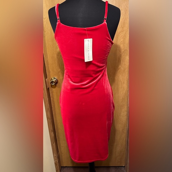 NWT Emma and Posh red velvet beaded bodycon dress size medium. - Picture 6 of 8
